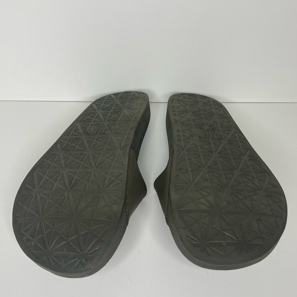 The North Face Men’s 13 Army Green Black Slides Casual Slip On Sandals - Picture 11 of 12